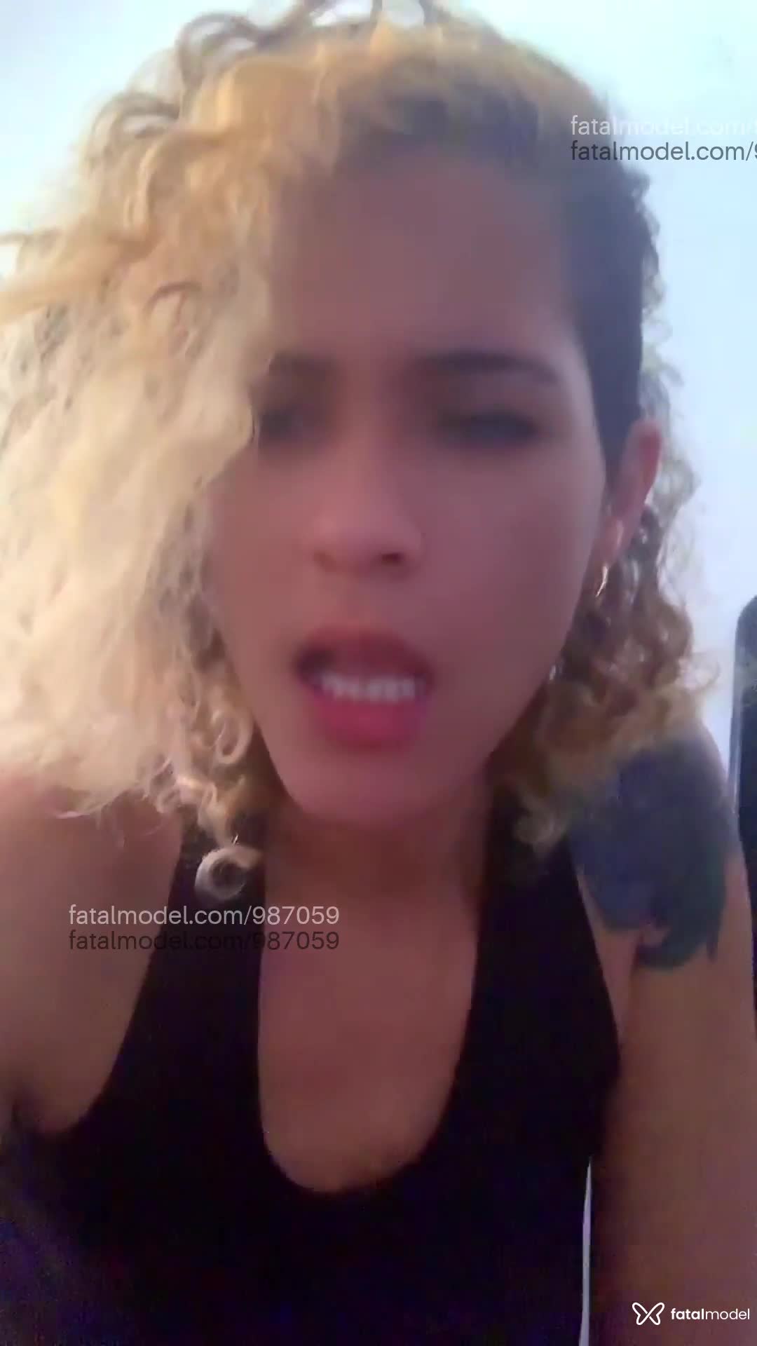 Acompanhante mulher loira (o) de olhos castanhos em São Sebastião - Carol Diniz