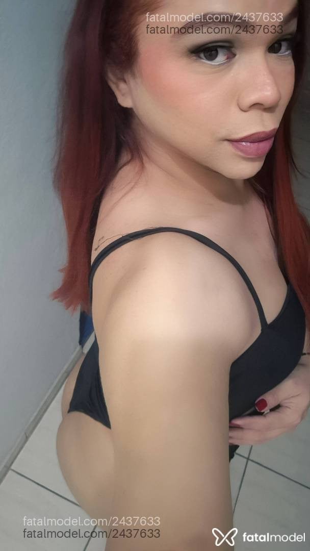 Acompanhante mulher trans ruiva (o) de olhos castanhos - Jully