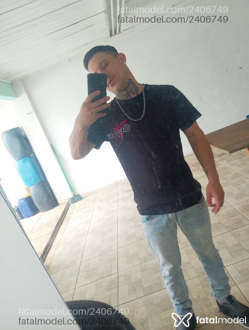 Acompanhante homem com cabelo castanho de olhos castanhos em São José dos Pinhais Acompanhante homem com cabelo castanho de olhos castanhos em São José dos Pinhais - Paulo