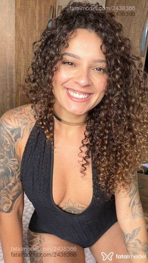 Acompanhante mulher com cabelo castanho de olhos castanhos em Florianópolis - Gabi Albuquerque
