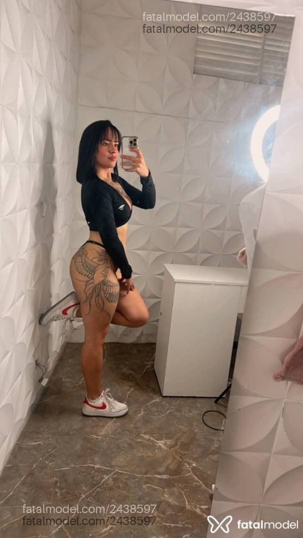Acompanhante mulher morena (o) de olhos pretos - Natasha