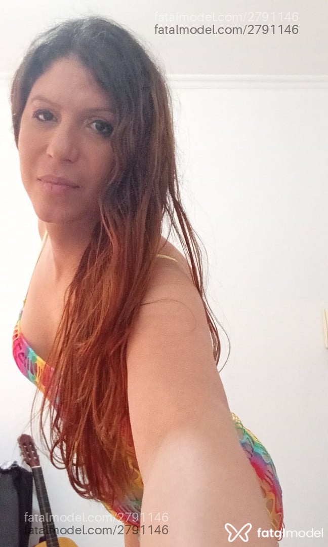 Acompanhante mulher trans com cabelo castanho de olhos castanhos - Alexia Acompanhante mulher trans com cabelo castanho de olhos castanhos - Alexia