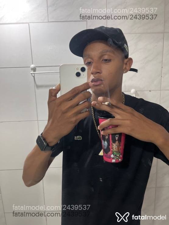 Acompanhante homem morena (o) de olhos pretos - Abravanel