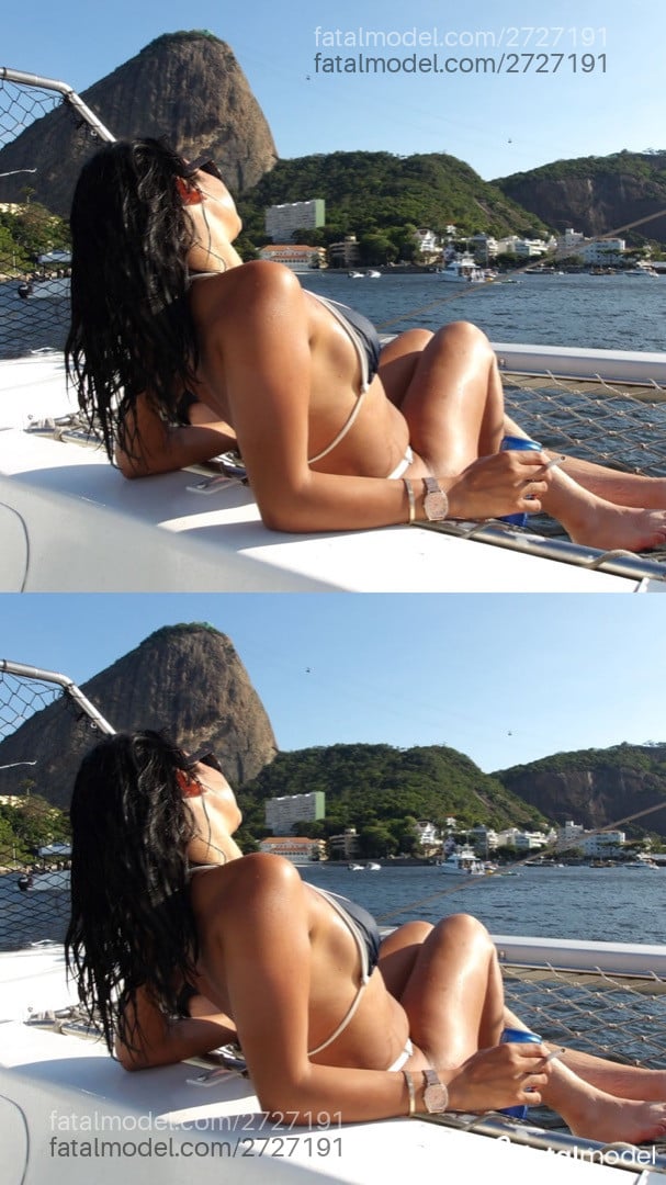 Acompanhante mulher morena (o) de olhos castanhos em Rio de Janeiro - Ester Collins