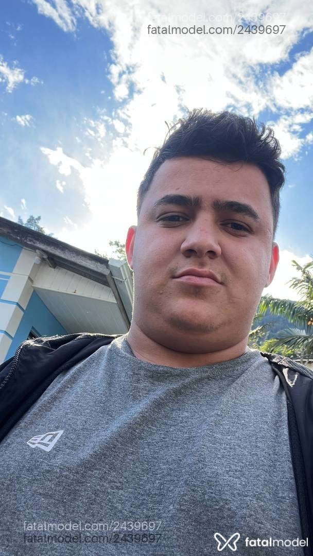 Acompanhante homem morena (o) de olhos castanhos em Tubarão Acompanhante homem morena (o) de olhos castanhos em Tubarão - Bruno
