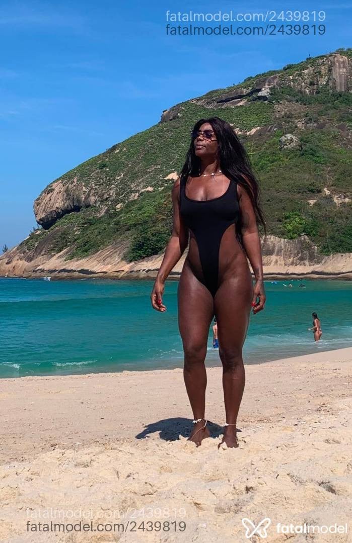 Acompanhante mulher com cabelo castanho de olhos pretos - Brunna Matos