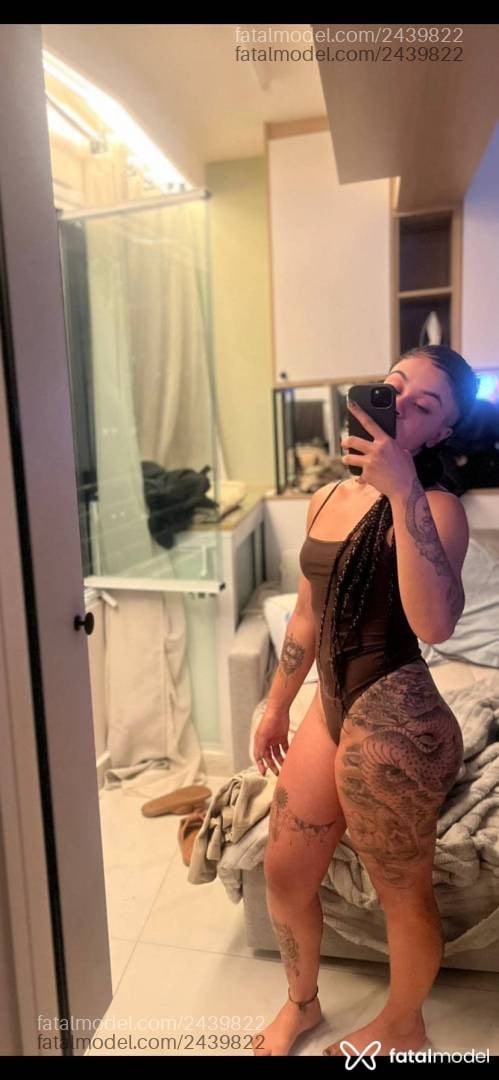 Acompanhante mulher com cabelo castanho de olhos pretos - Mary Martins
