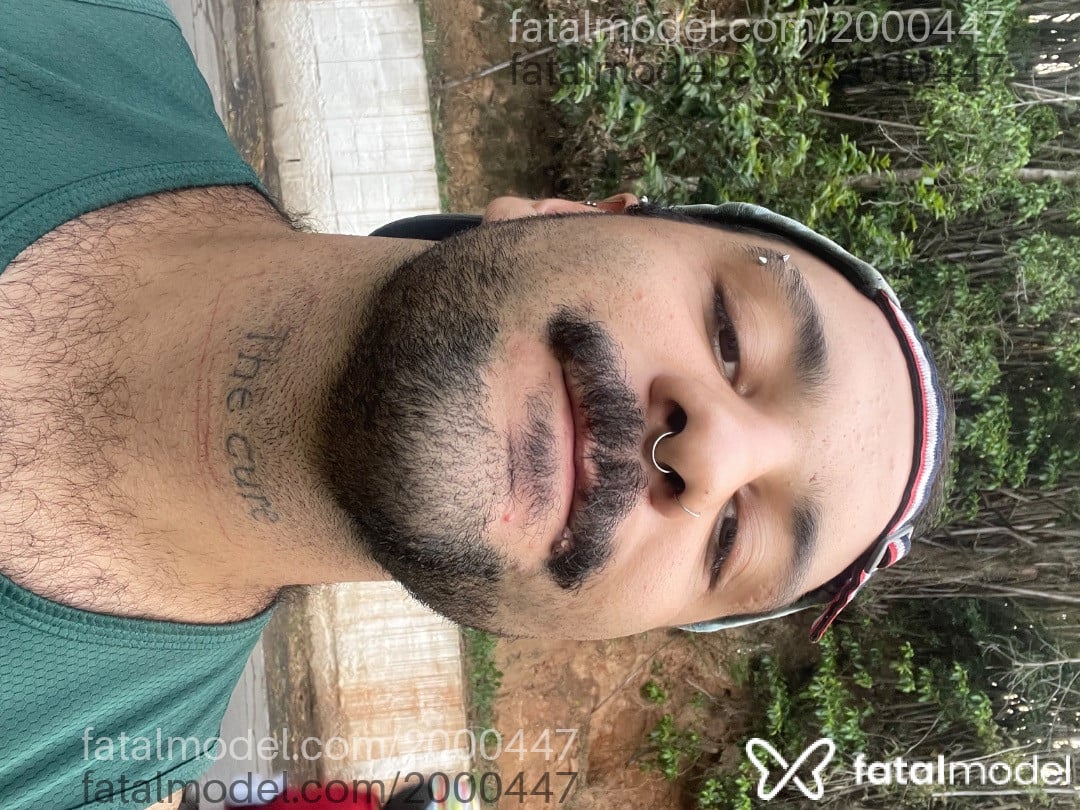 Acompanhante homem com cabelo castanho de olhos castanhos em Volta Redonda Acompanhante homem com cabelo castanho de olhos castanhos em Volta Redonda - Scherry