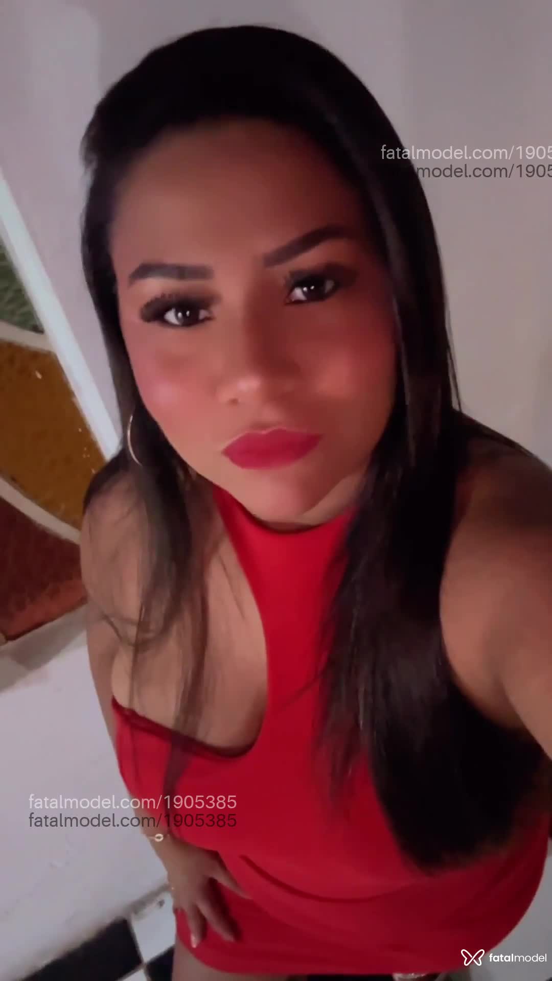 Acompanhante mulher morena (o) de olhos mel - Anna Índiia Acompanhante mulher morena (o) de olhos mel - Anna Índiia