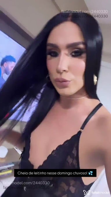 Acompanhante mulher trans morena (o) de olhos castanhos - Juliana Vergara