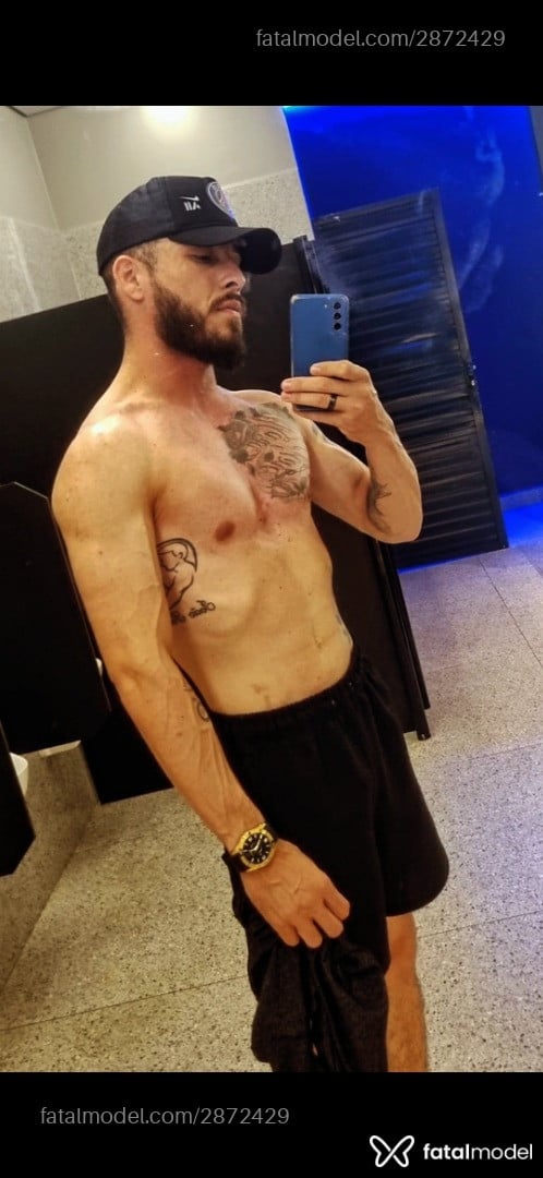 Acompanhante homem com cabelo castanho de olhos castanhos - Matheus Acompanhante homem com cabelo castanho de olhos castanhos - Matheus