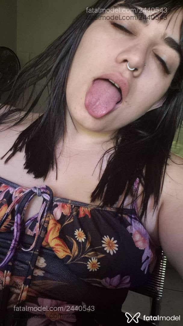 Acompanhante mulher com cabelo castanho de olhos castanhos - Selene
