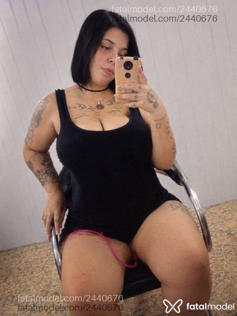 Acompanhante mulher morena (o) de olhos verdes - Bruna