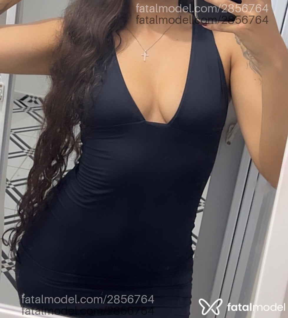 Acompanhante mulher com cabelo castanho de olhos pretos - Alícia