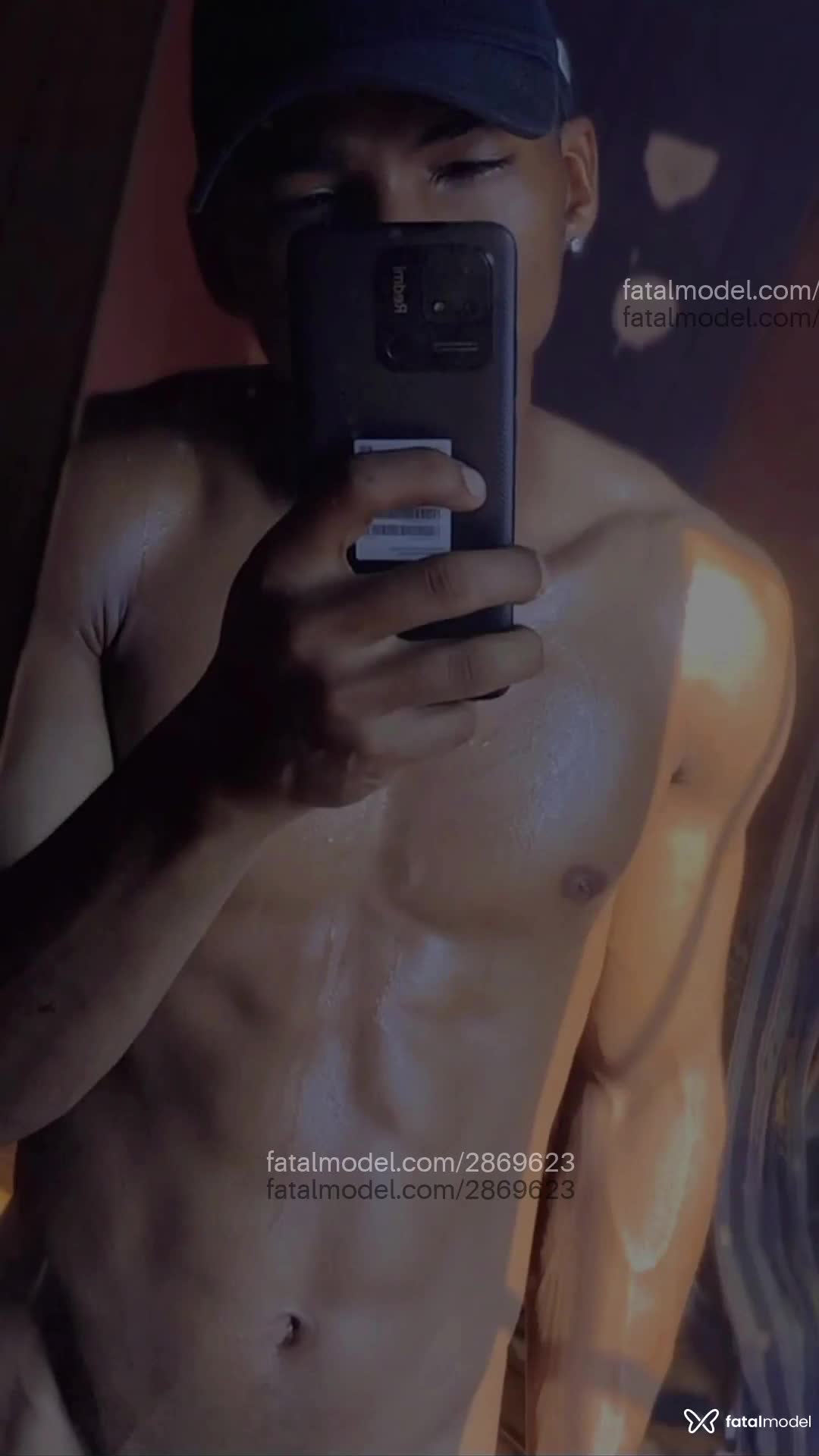 Acompanhante homem morena (o) de olhos pretos em Virtual Acompanhante homem morena (o) de olhos pretos em Virtual - Thiago Alves
