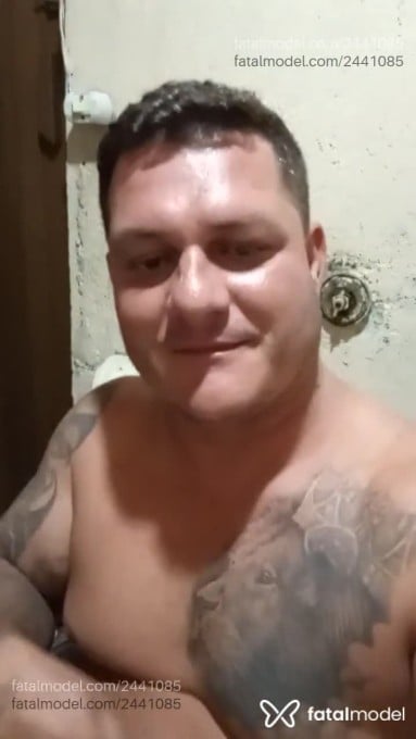 Acompanhante homem com cabelo castanho de olhos mel em Nova Iguaçu - Guigo