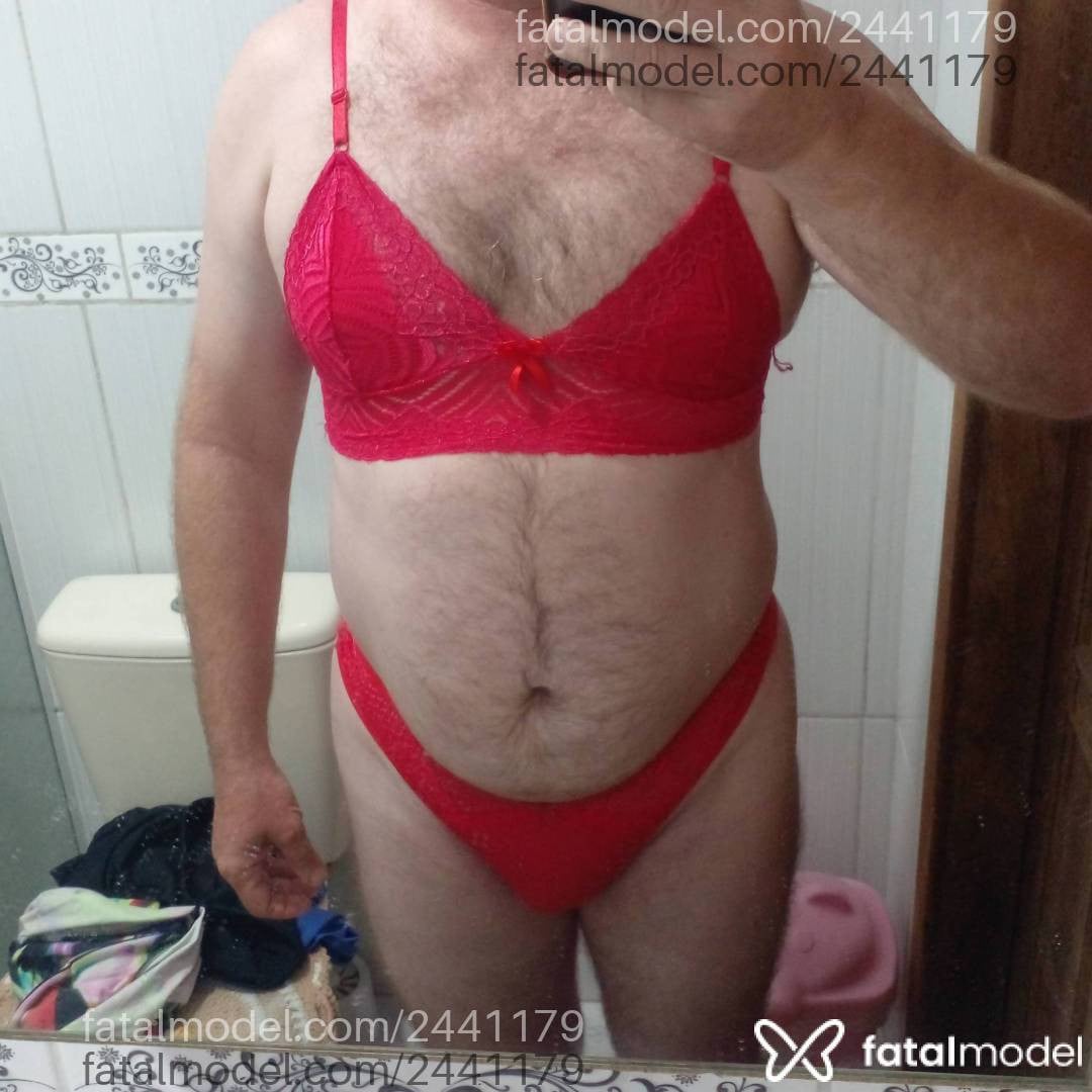 Acompanhante mulher trans loira (o) de olhos verdes - Deyse