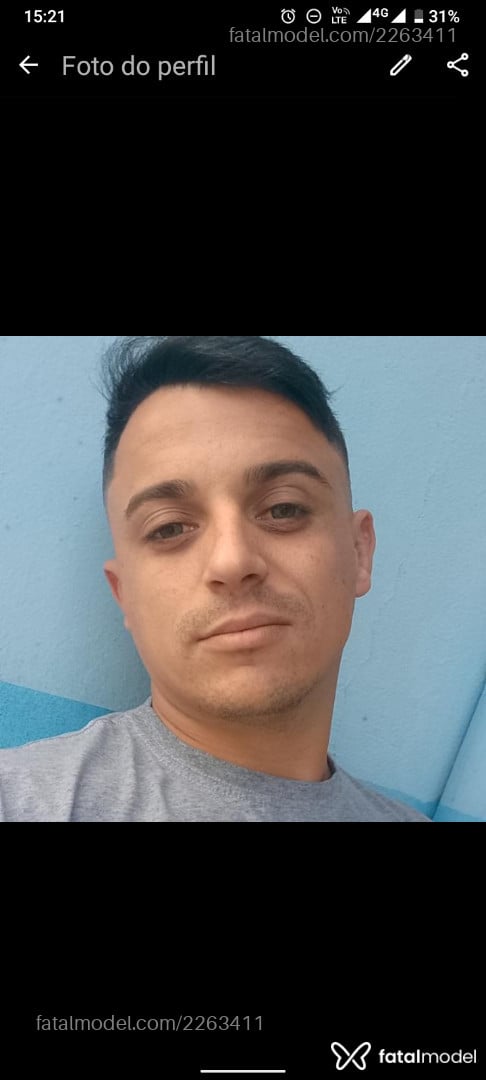 Acompanhante homem com cabelo castanho de olhos verdes em Virtual Acompanhante homem com cabelo castanho de olhos verdes em Virtual - Festogat