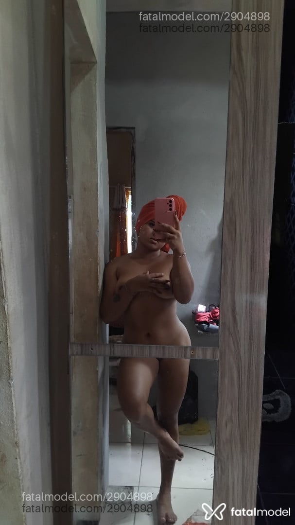 Acompanhante mulher morena (o) de olhos pretos em Rio das Ostras - Isabely
