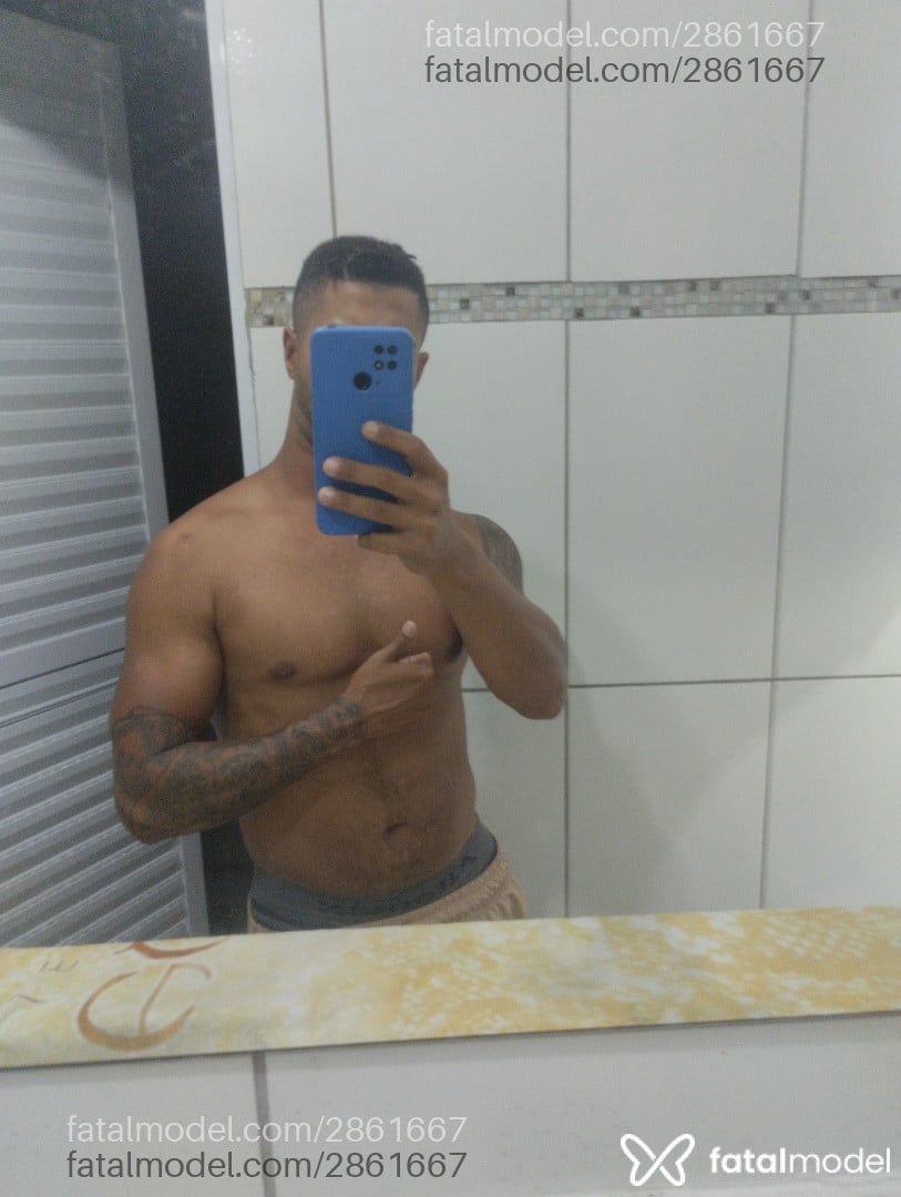Acompanhante homem sem cabelo de olhos verdes em Bertioga - Bloqueado