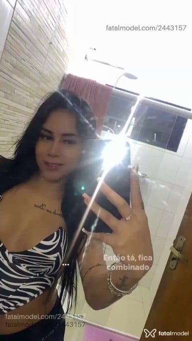 Acompanhante mulher morena (o) de olhos pretos em Caldas Novas Acompanhante mulher morena (o) de olhos pretos em Caldas Novas - Larissa