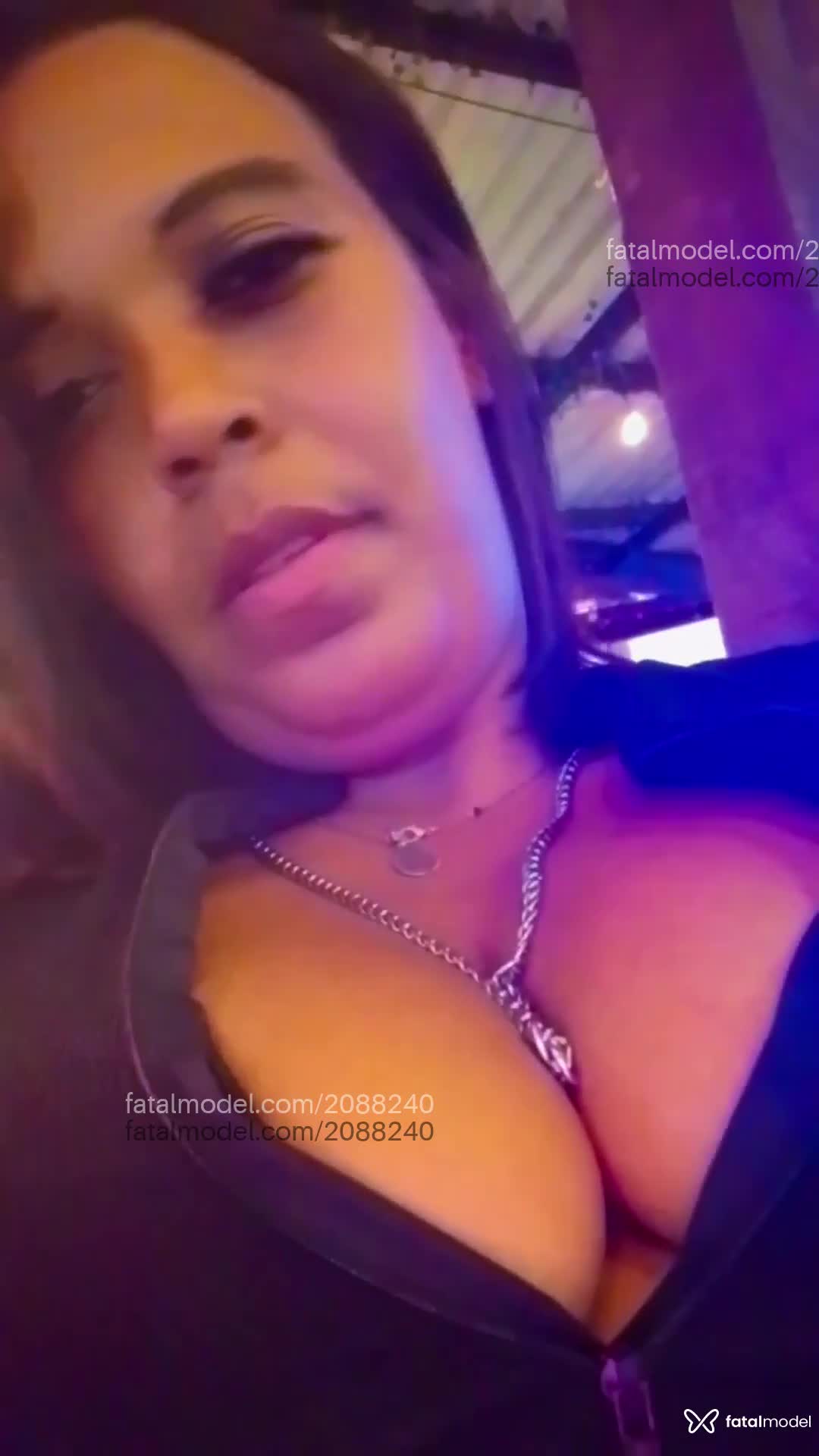 Acompanhante mulher morena (o) de olhos pretos - Ruti Acompanhante mulher morena (o) de olhos pretos - Ruti