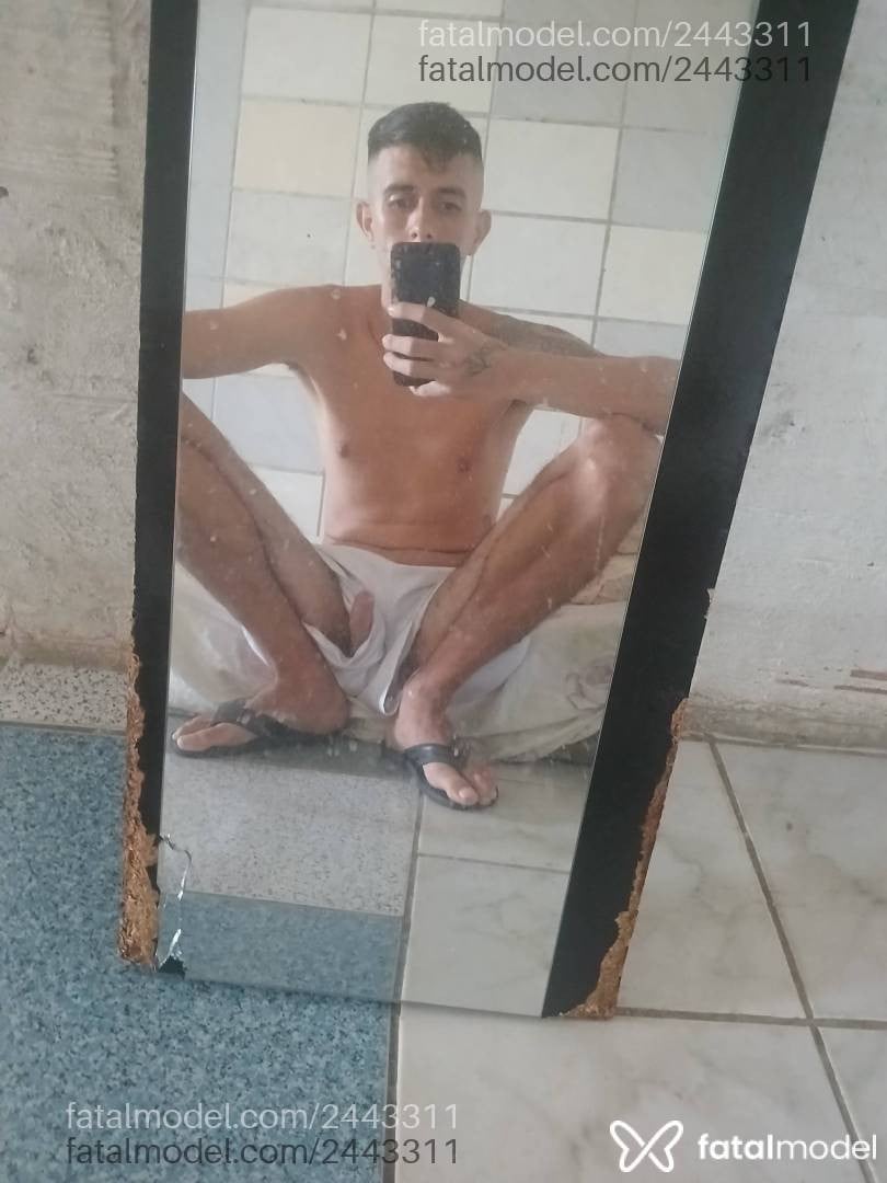 Acompanhante homem morena (o) de olhos pretos em Caraguatatuba - Benedito
