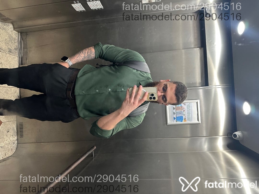 Acompanhante homem com cabelo castanho de olhos mel em São Paulo Acompanhante homem com cabelo castanho de olhos mel em São Paulo - Matheo Guerra