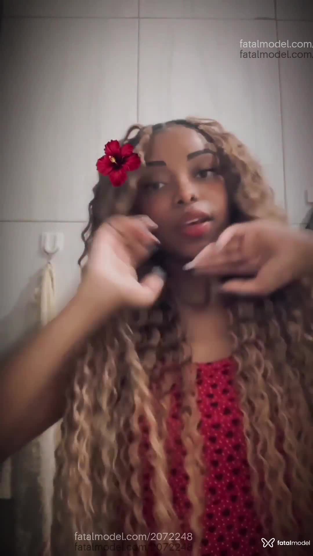 Acompanhante mulher loira (o) de olhos pretos em Descalvado Acompanhante mulher loira (o) de olhos pretos em Descalvado - Edhuarda