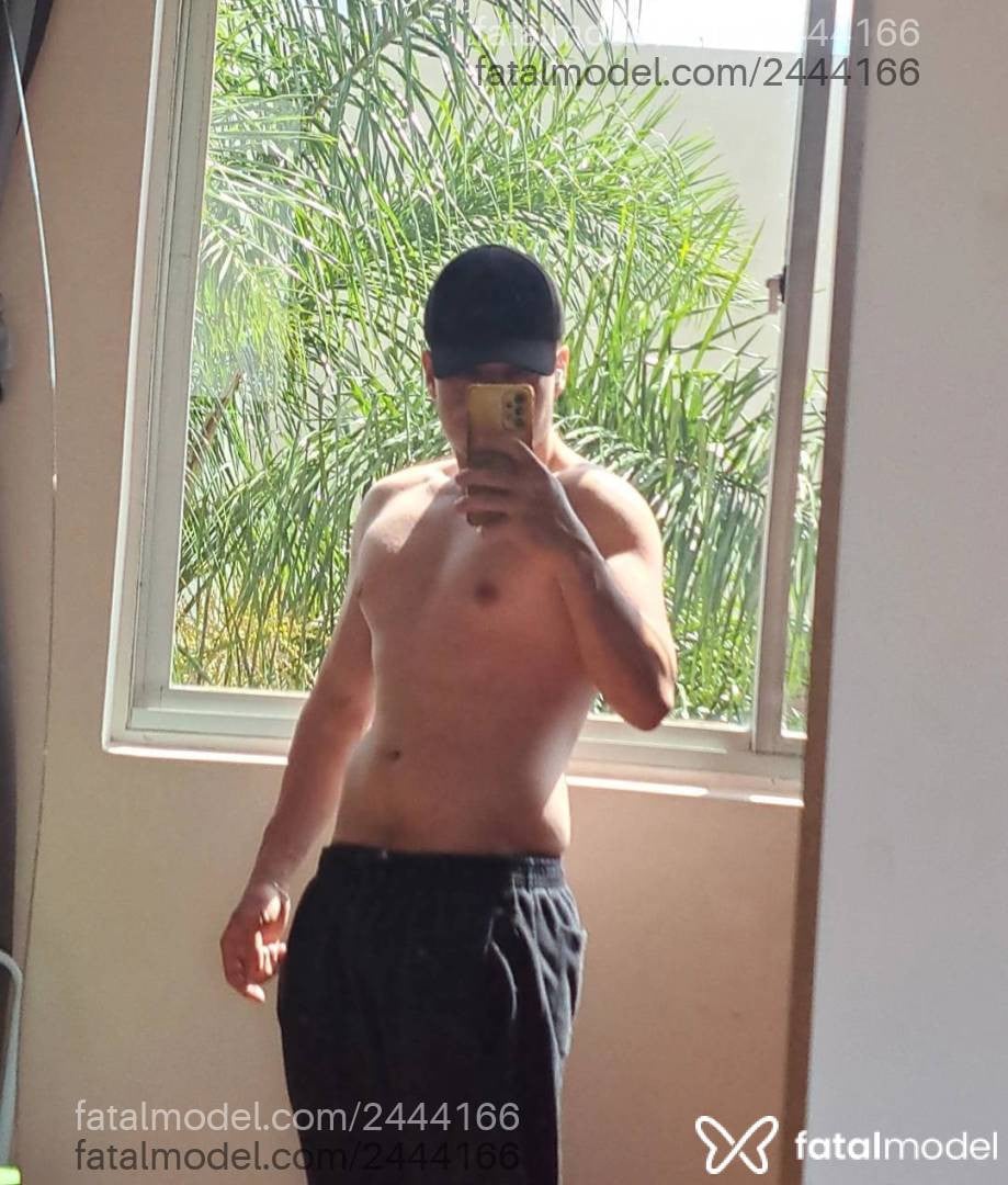 Acompanhante homem com cabelo castanho de olhos mel em Lajeado - Lucas