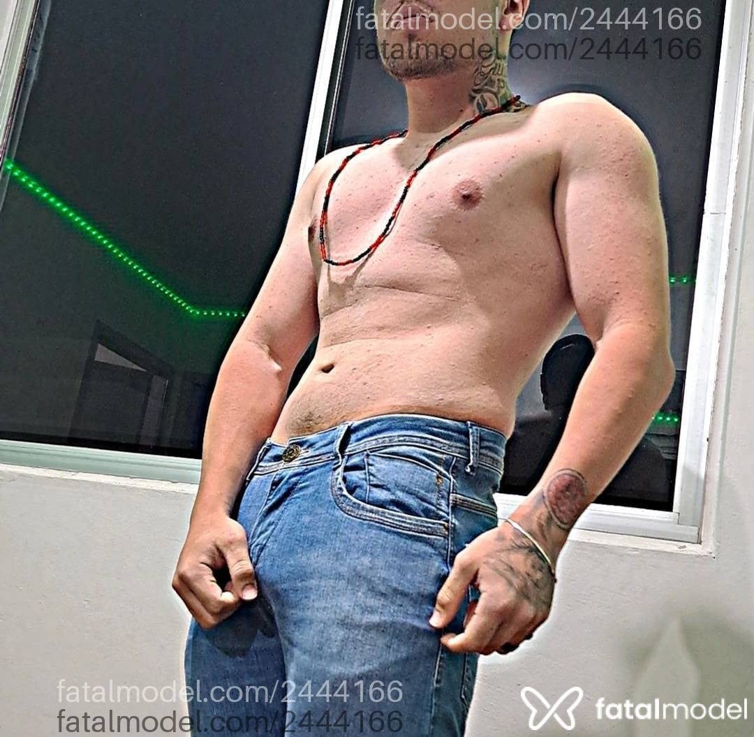 Acompanhante homem com cabelo castanho de olhos mel em Lajeado - Lucas