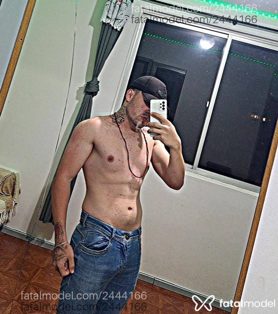 Acompanhante homem com cabelo castanho de olhos mel em Lajeado - Lucas