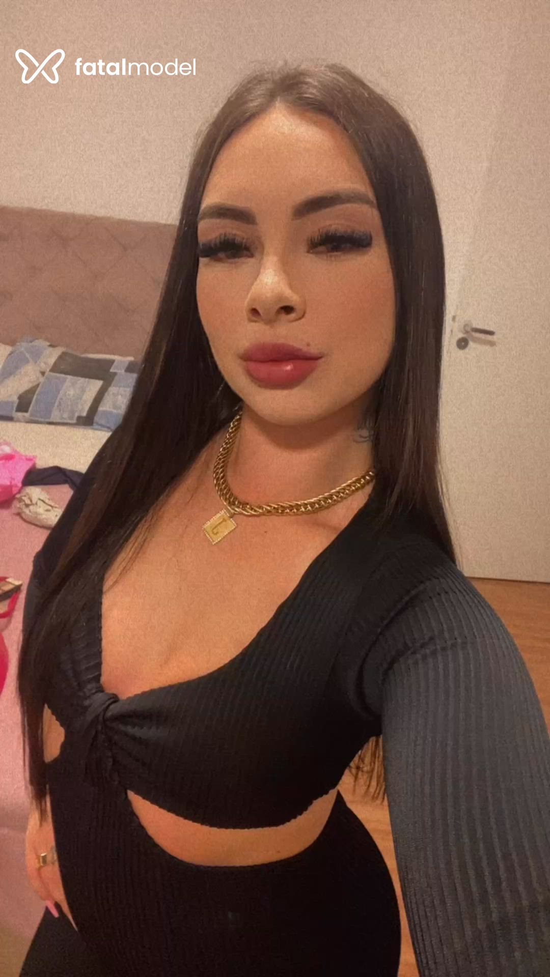 Acompanhante mulher com cabelo castanho de olhos mel - Alice Acompanhante mulher com cabelo castanho de olhos mel - Alice