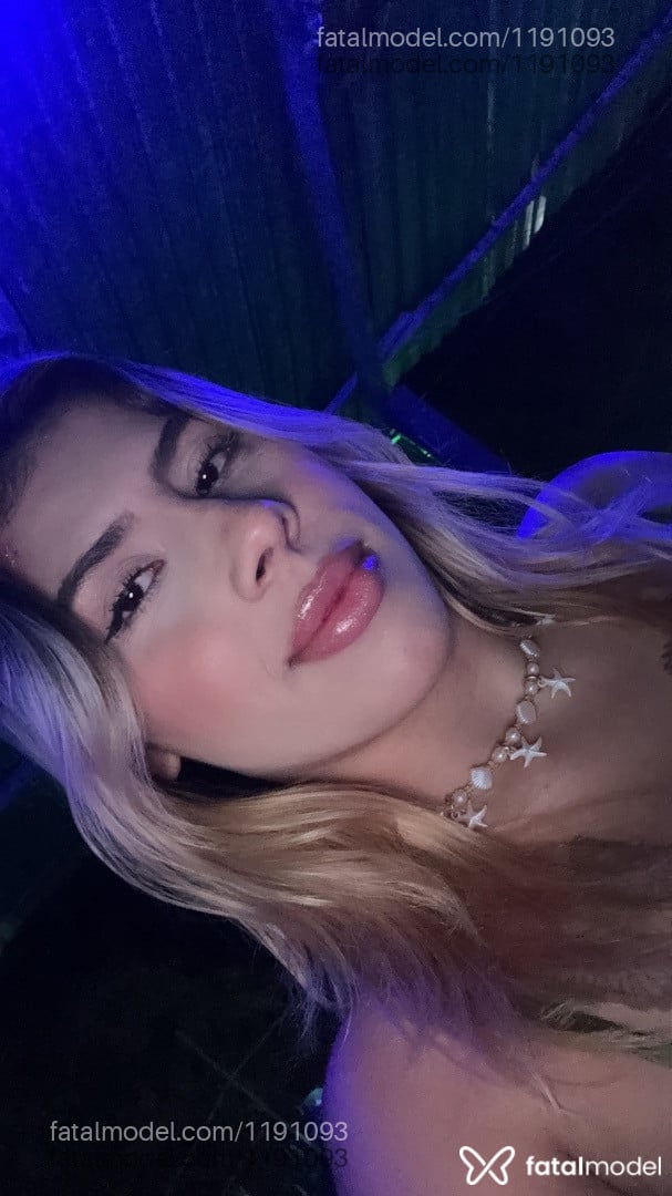 Acompanhante mulher loira (o) de olhos castanhos em Ibiúna Acompanhante mulher loira (o) de olhos castanhos em Ibiúna - Estrela