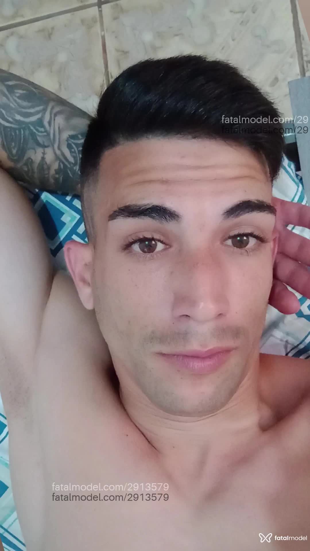 Acompanhante homem com cabelo castanho de olhos castanhos em Virtual - Zayan