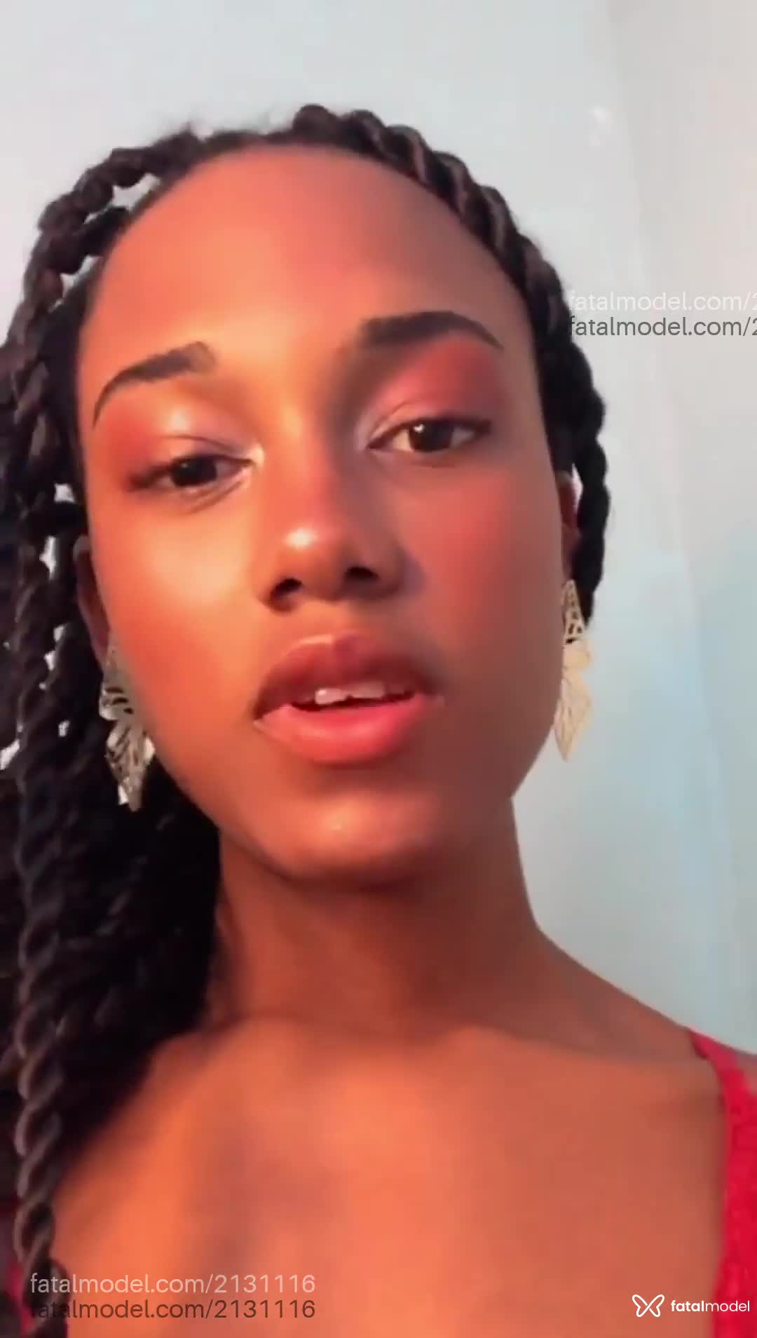 Acompanhante mulher trans morena (o) de olhos castanhos em Salvador - Vitoria