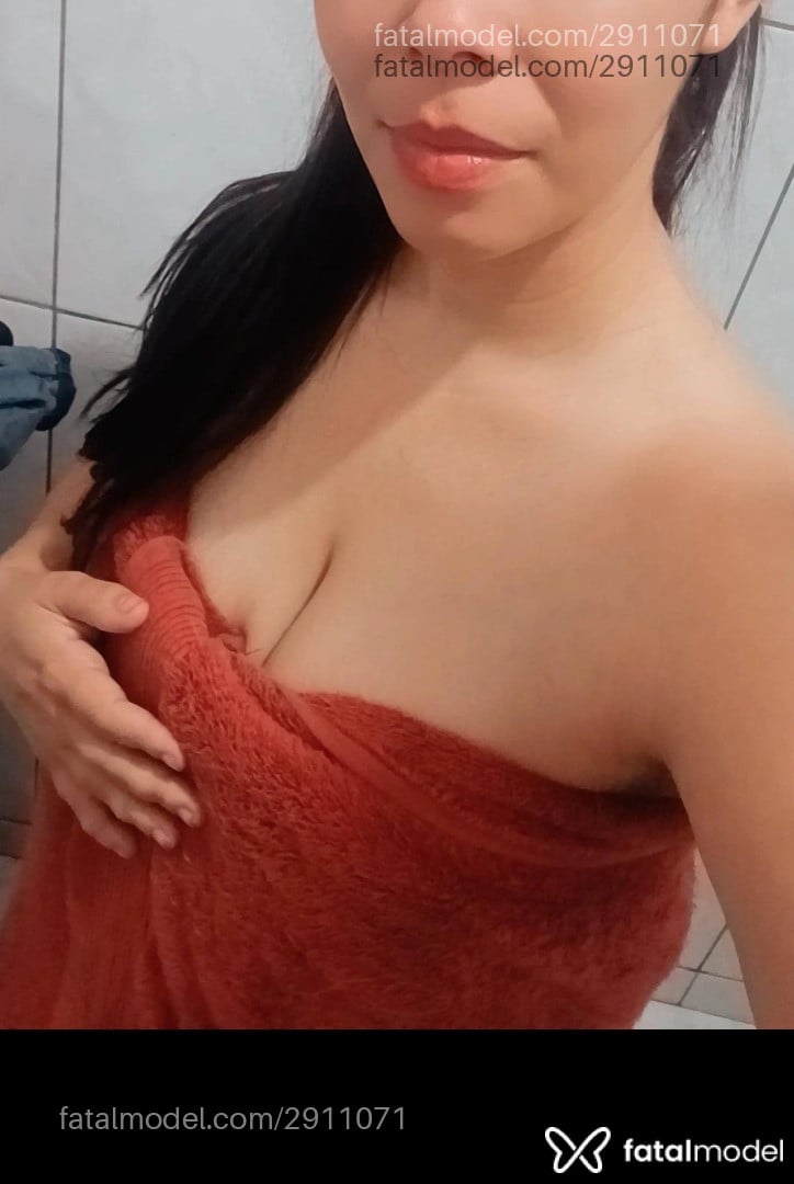 Acompanhante mulher morena (o) de olhos castanhos em Virtual - Anabia