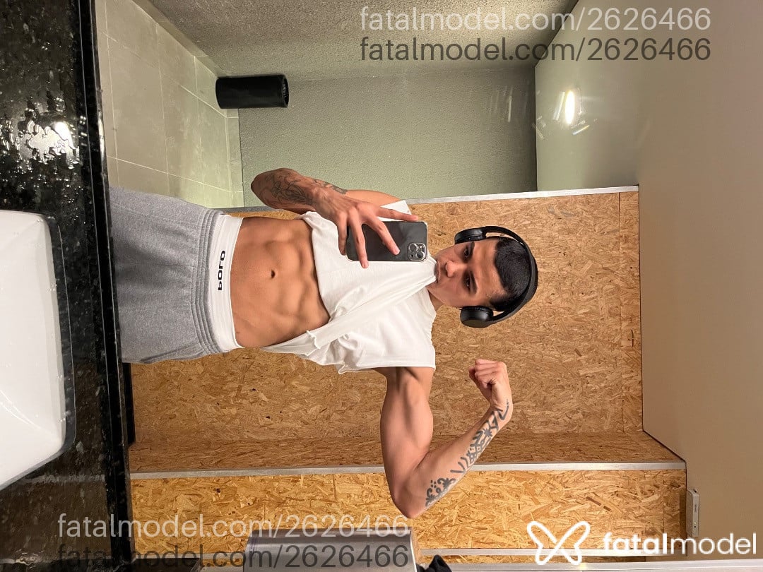 Acompanhante homem trans morena (o) de olhos castanhos em Virtual - Ramón
