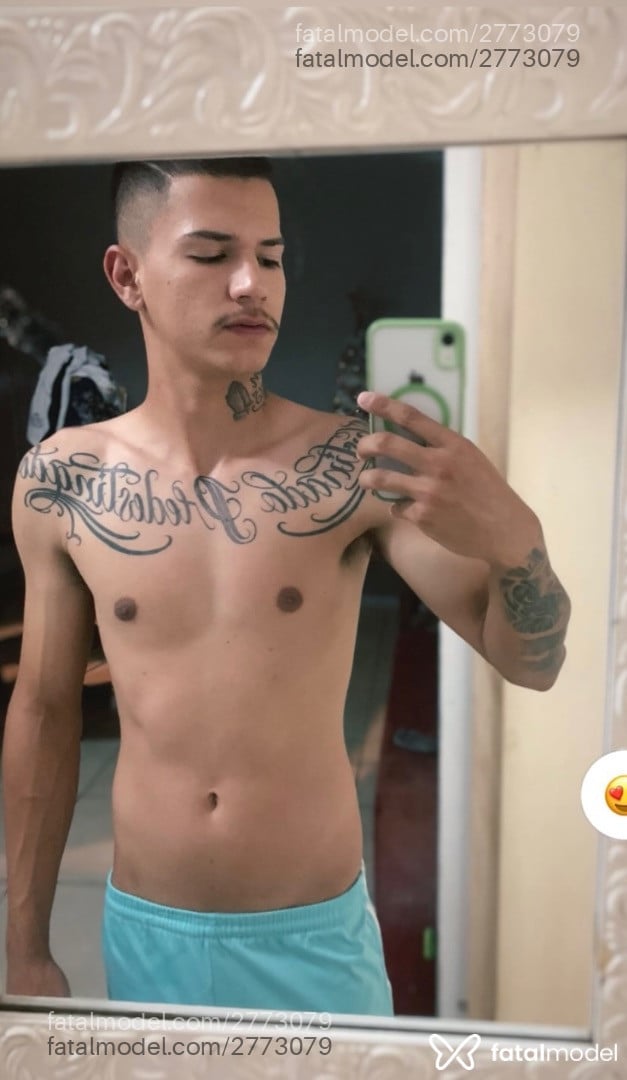 Acompanhante homem com cabelo castanho de olhos castanhos em São Paulo Acompanhante homem com cabelo castanho de olhos castanhos em São Paulo - Gabriel