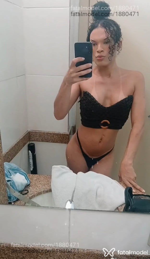 Acompanhante mulher trans morena (o) de olhos castanhos - Maria Eduarda Acompanhante mulher trans morena (o) de olhos castanhos - Maria Eduarda