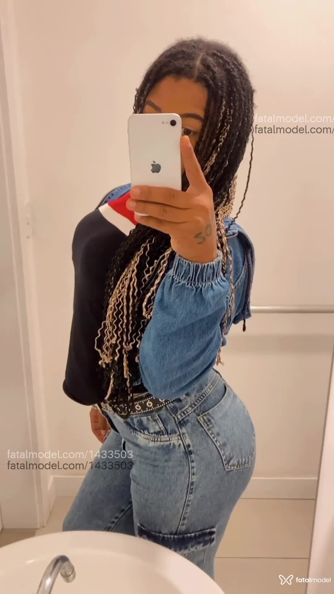 Acompanhante mulher trans com cabelo castanho de olhos mel em São Lourenço do Sul - Bella