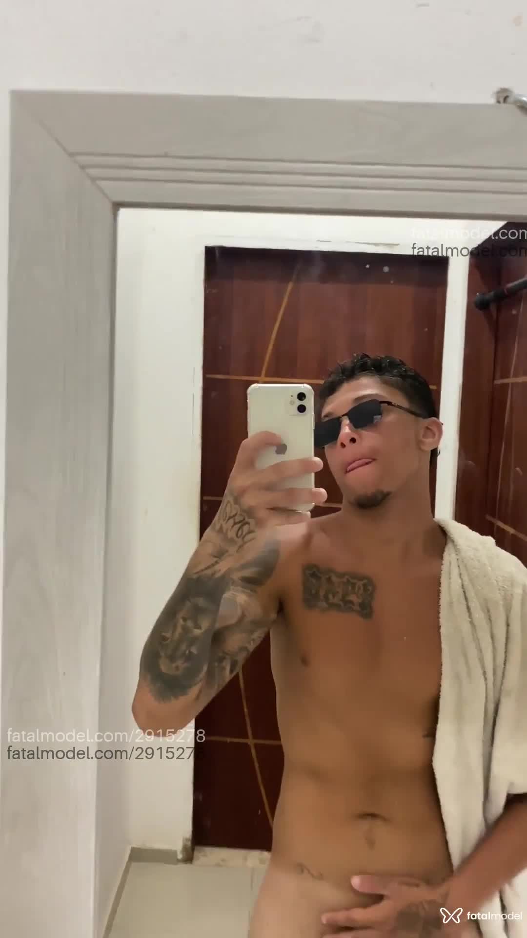 Acompanhante homem morena (o) de olhos mel em Rio de Janeiro Acompanhante homem morena (o) de olhos mel em Rio de Janeiro - Angello
