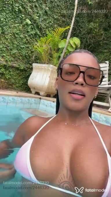 Acompanhante mulher morena (o) de olhos pretos em São Carlos Acompanhante mulher morena (o) de olhos pretos em São Carlos - Yris