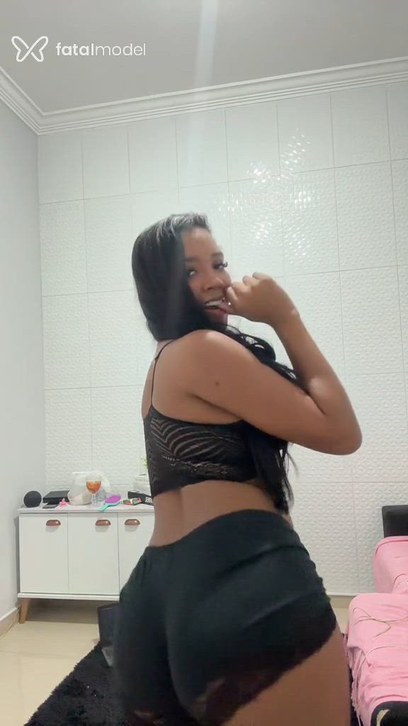 Acompanhante mulher morena (o) de olhos pretos em São Carlos Acompanhante mulher morena (o) de olhos pretos em São Carlos - Yris