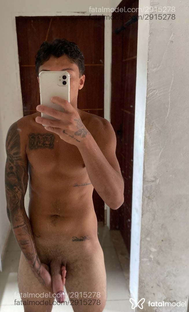 Acompanhante homem morena (o) de olhos mel em Rio de Janeiro Acompanhante homem morena (o) de olhos mel em Rio de Janeiro - Angello
