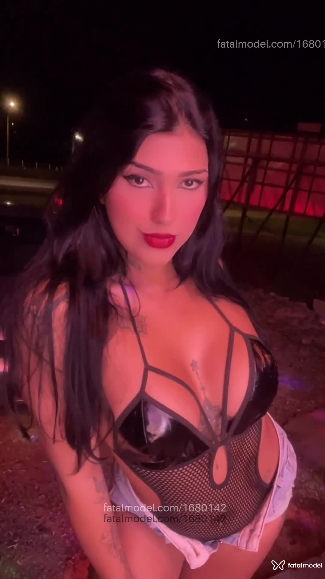 Acompanhante mulher trans morena (o) de olhos castanhos em Governador Celso Ramos - Cris Morena