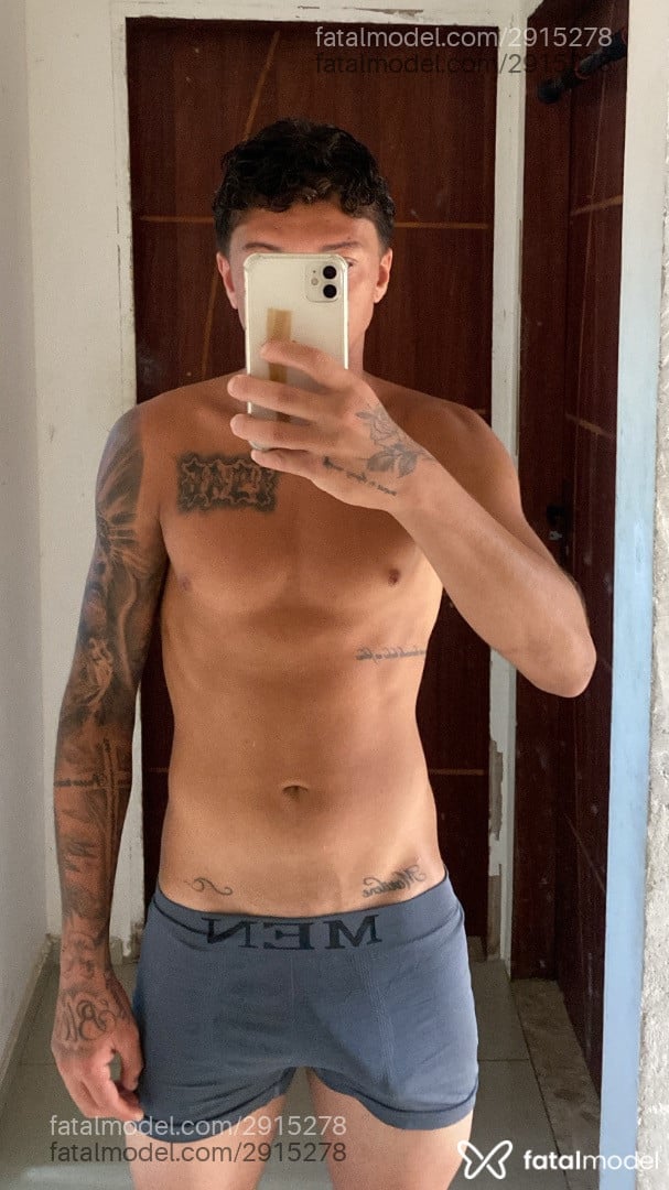 Acompanhante homem morena (o) de olhos mel em Rio de Janeiro Acompanhante homem morena (o) de olhos mel em Rio de Janeiro - Angello