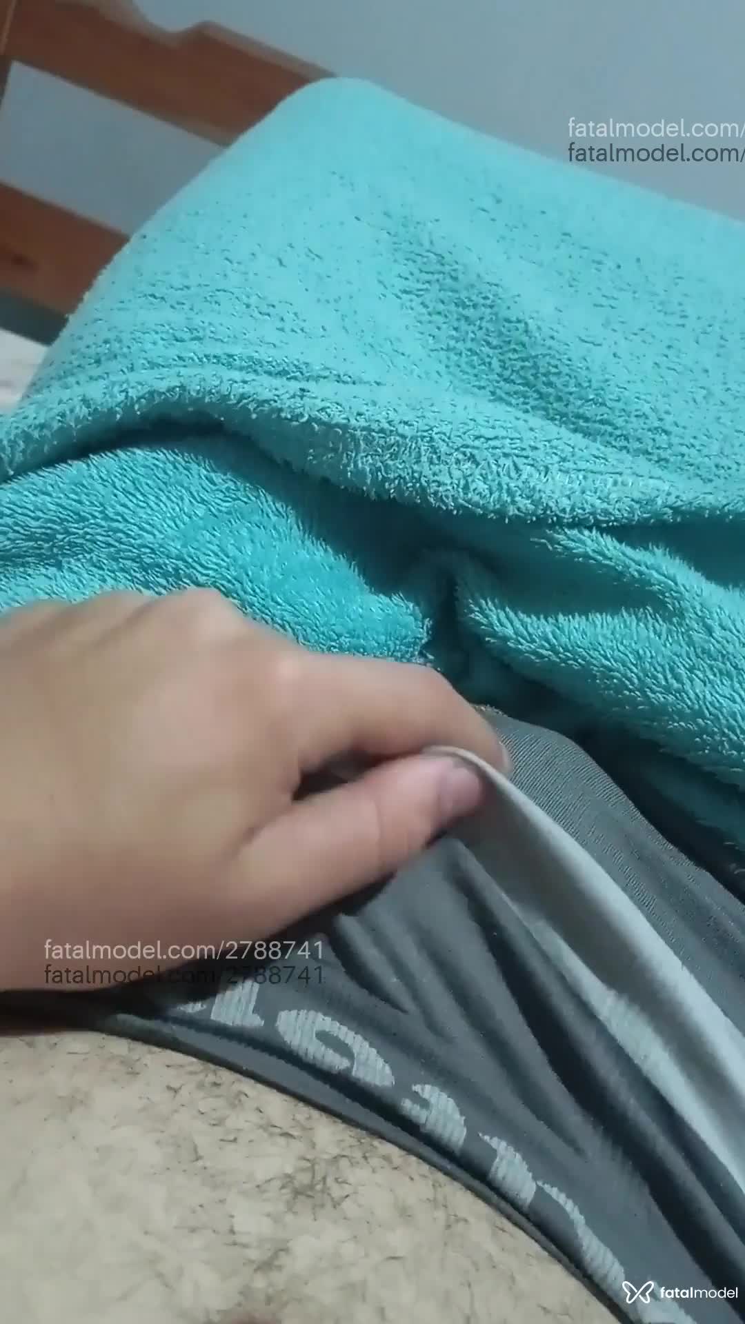 Acompanhante homem com cabelo castanho de olhos castanhos - Draken