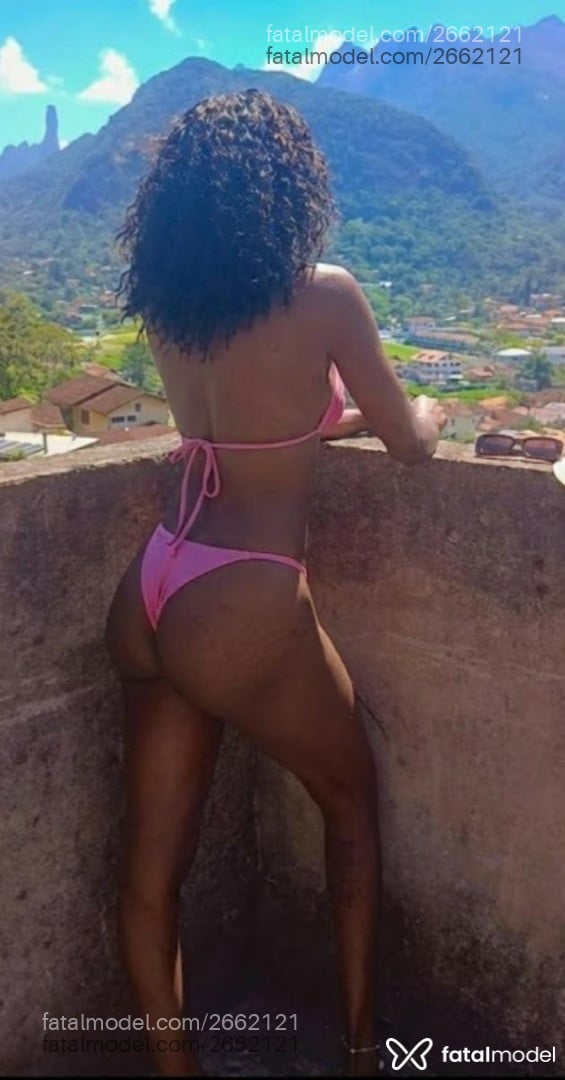 Acompanhante mulher com cabelo castanho de olhos pretos em Petrópolis - Hiara