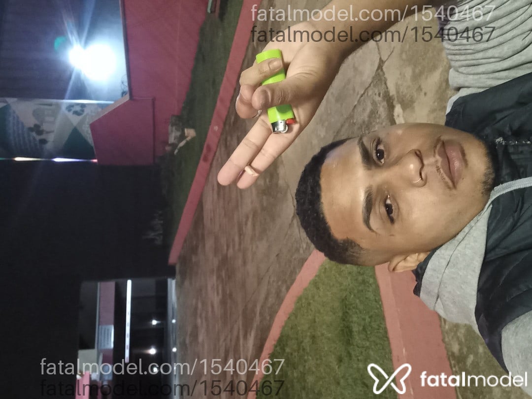 Acompanhante homem morena (o) de olhos castanhos em Belo Horizonte Acompanhante homem morena (o) de olhos castanhos em Belo Horizonte - Pedro